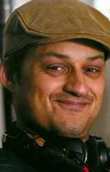 Джулиан Холмс