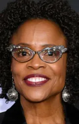 Чарлэйн Вудард