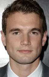 Алекс Расселл